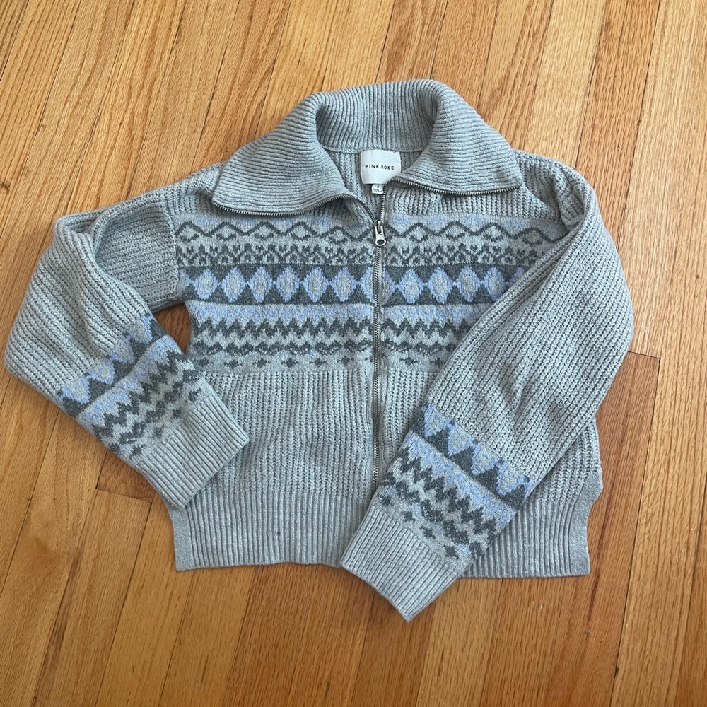 zip up sweater